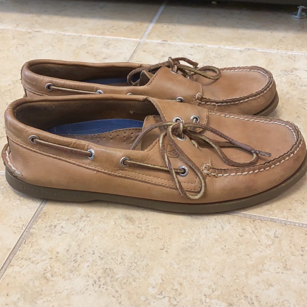 Sperry - Picture 2 of 4